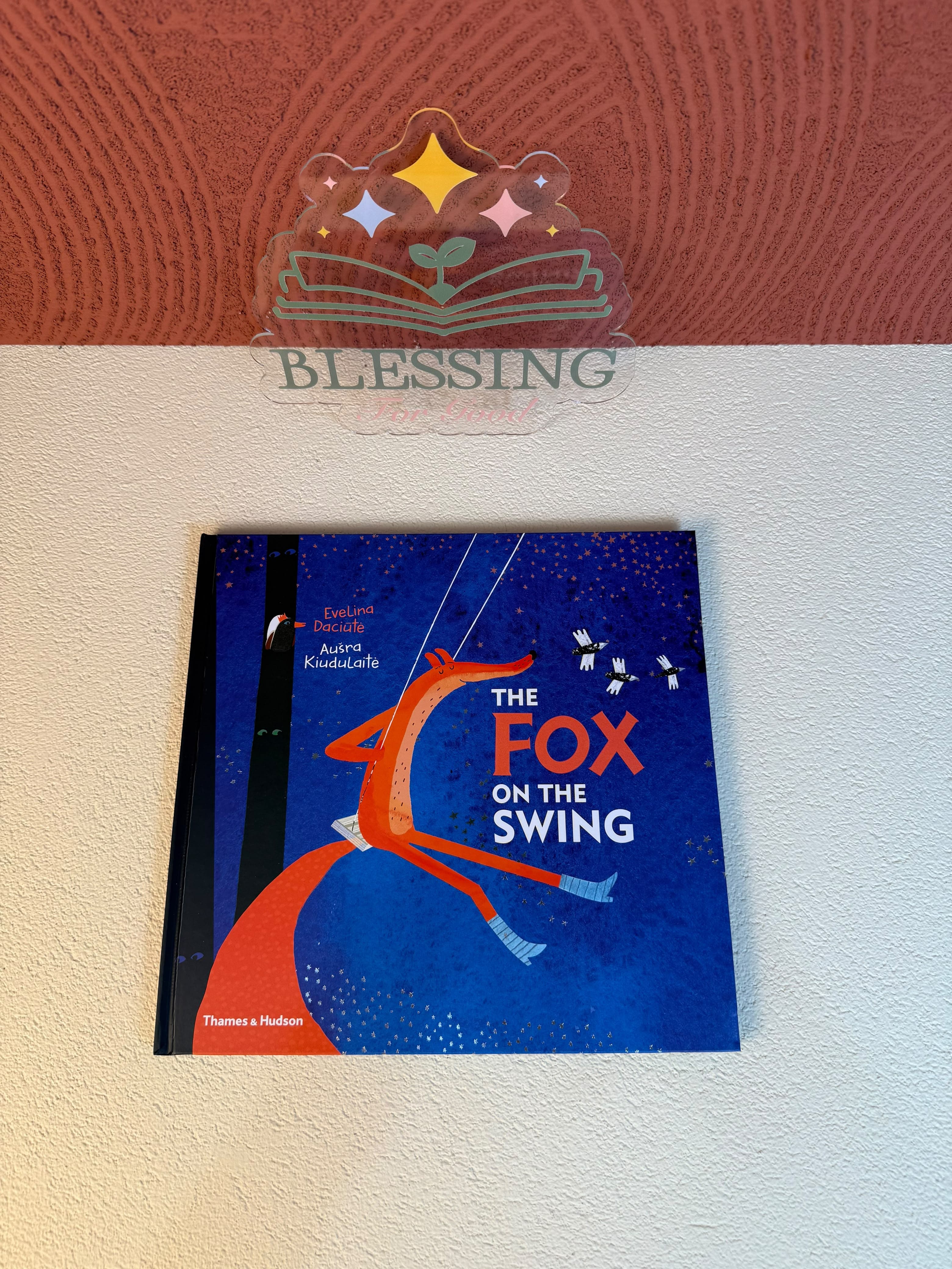 Foto Ready Stock The fox on the swing